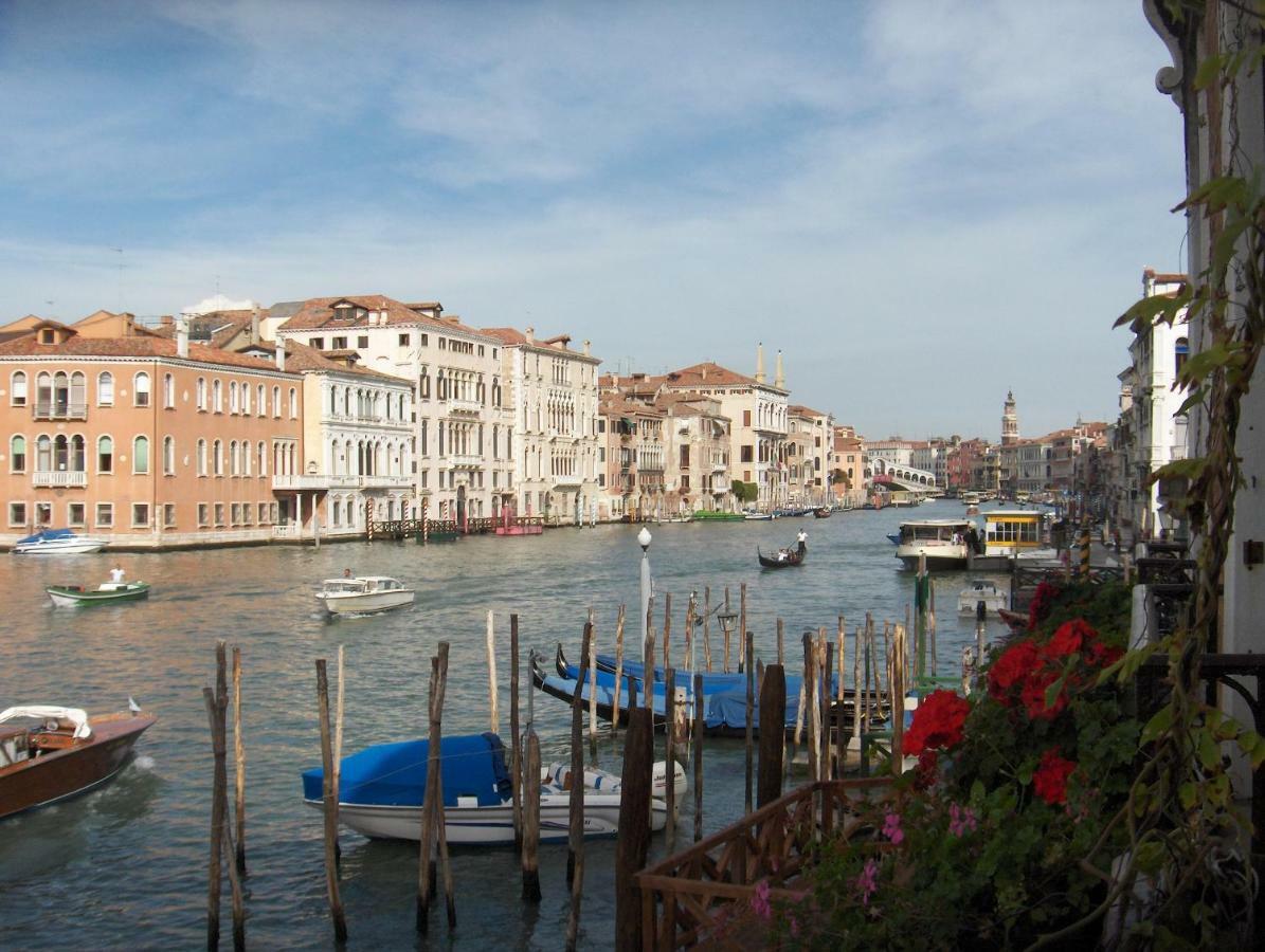 Honeymoon Suite On Grand Canal البندقية المظهر الخارجي الصورة